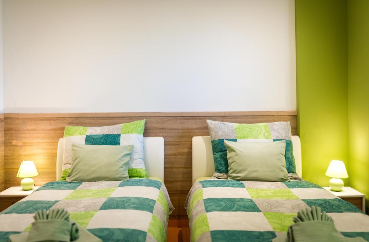 Guest House Slatki Snovi Knin Exterior foto