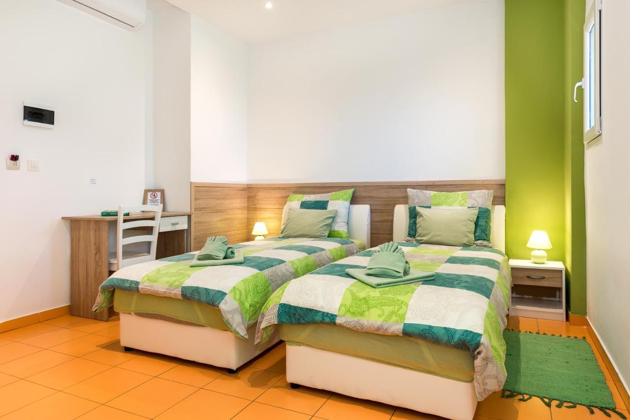 Guest House Slatki Snovi Knin Exterior foto