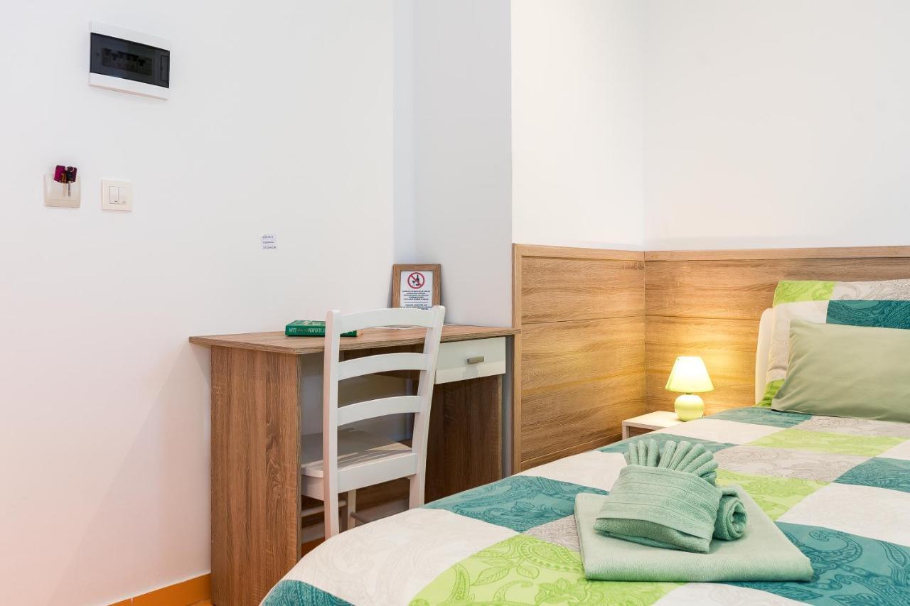 Guest House Slatki Snovi Knin Exterior foto