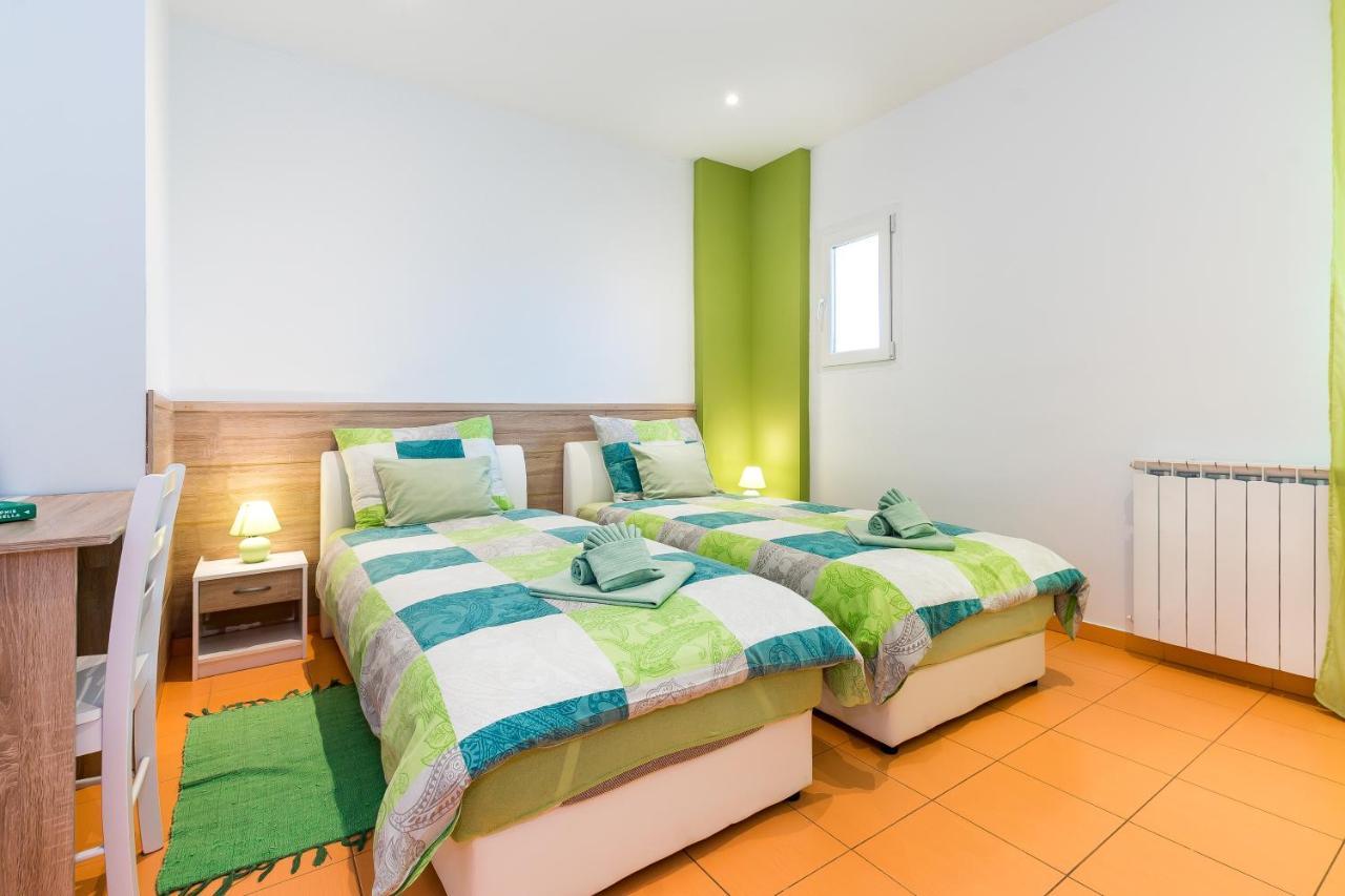 Guest House Slatki Snovi Knin Exterior foto