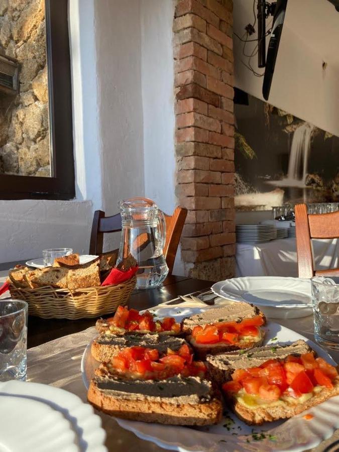 Guest House Slatki Snovi Knin Exterior foto