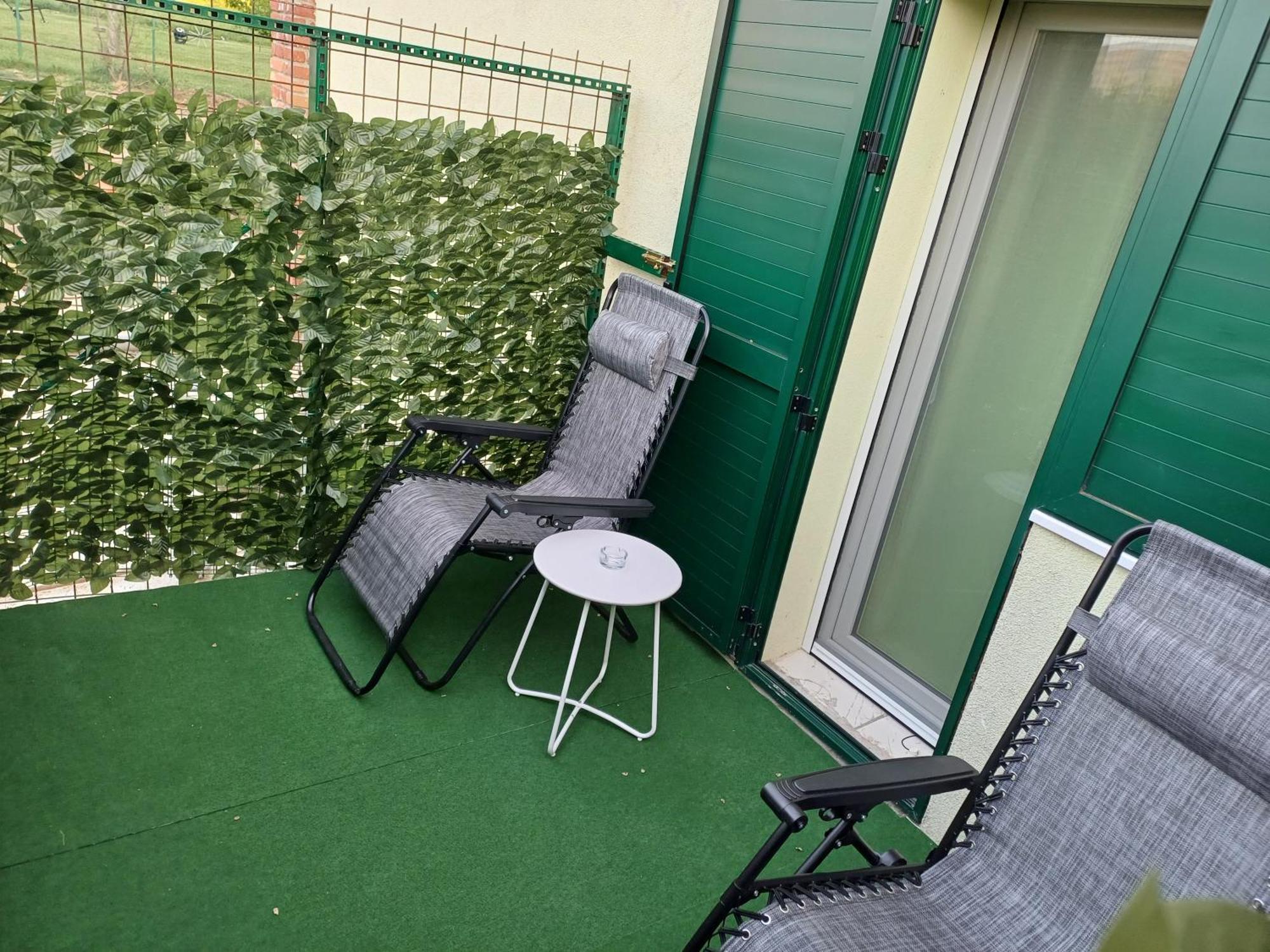 Guest House Slatki Snovi Knin Exterior foto