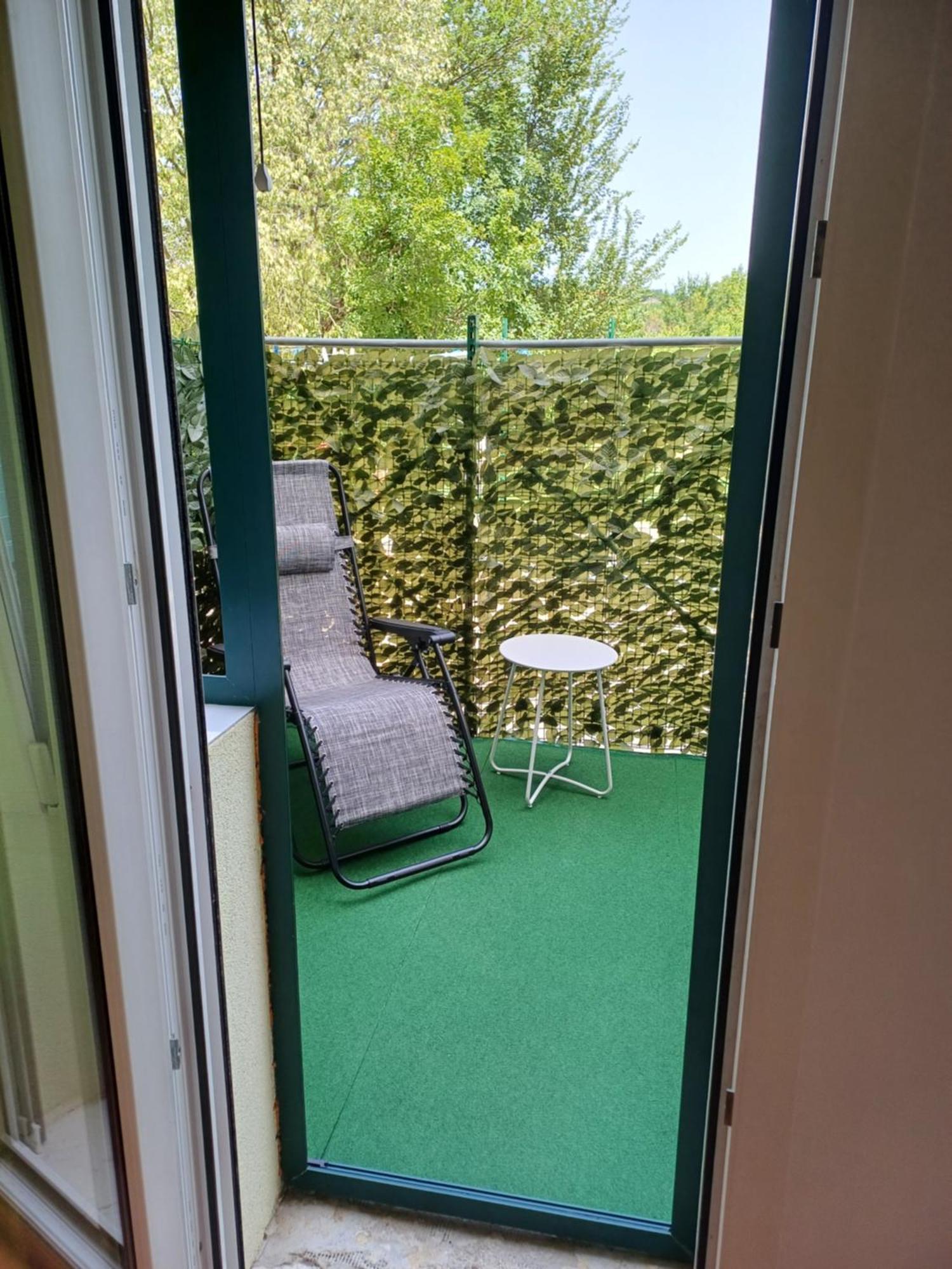 Guest House Slatki Snovi Knin Exterior foto